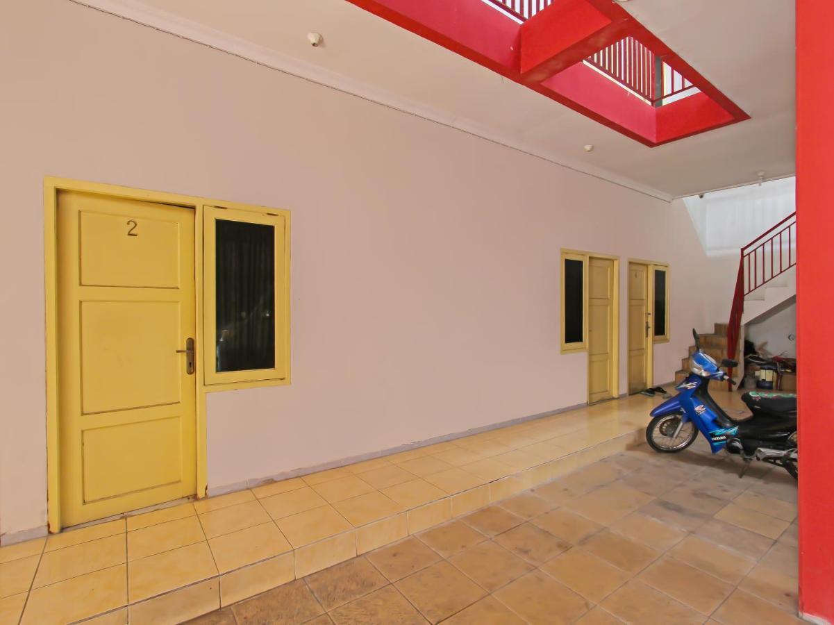 Oyo 3060 Al Fatih Guest House Syariah Tegal  Eksteriør billede