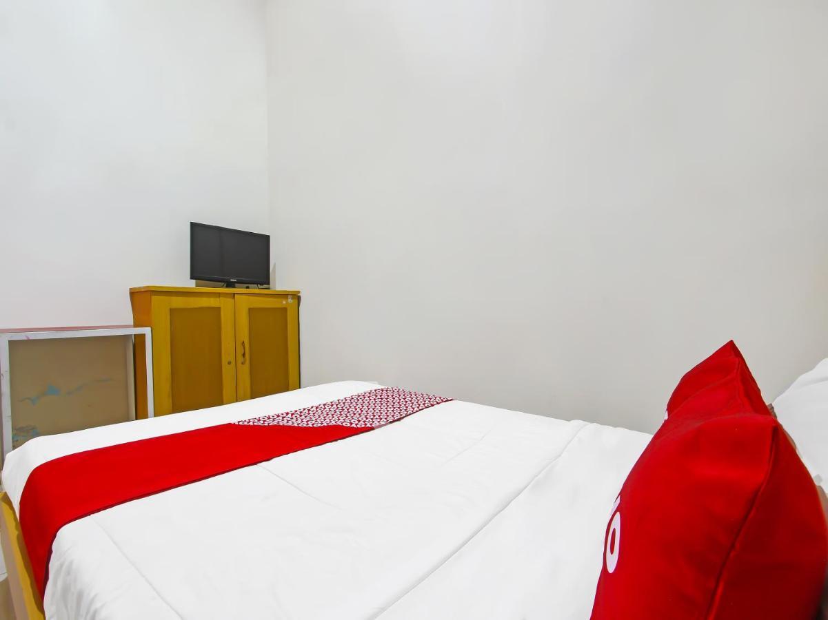 Oyo 3060 Al Fatih Guest House Syariah Tegal  Eksteriør billede